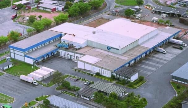 Pátios e Estacionamento na Cefrinor